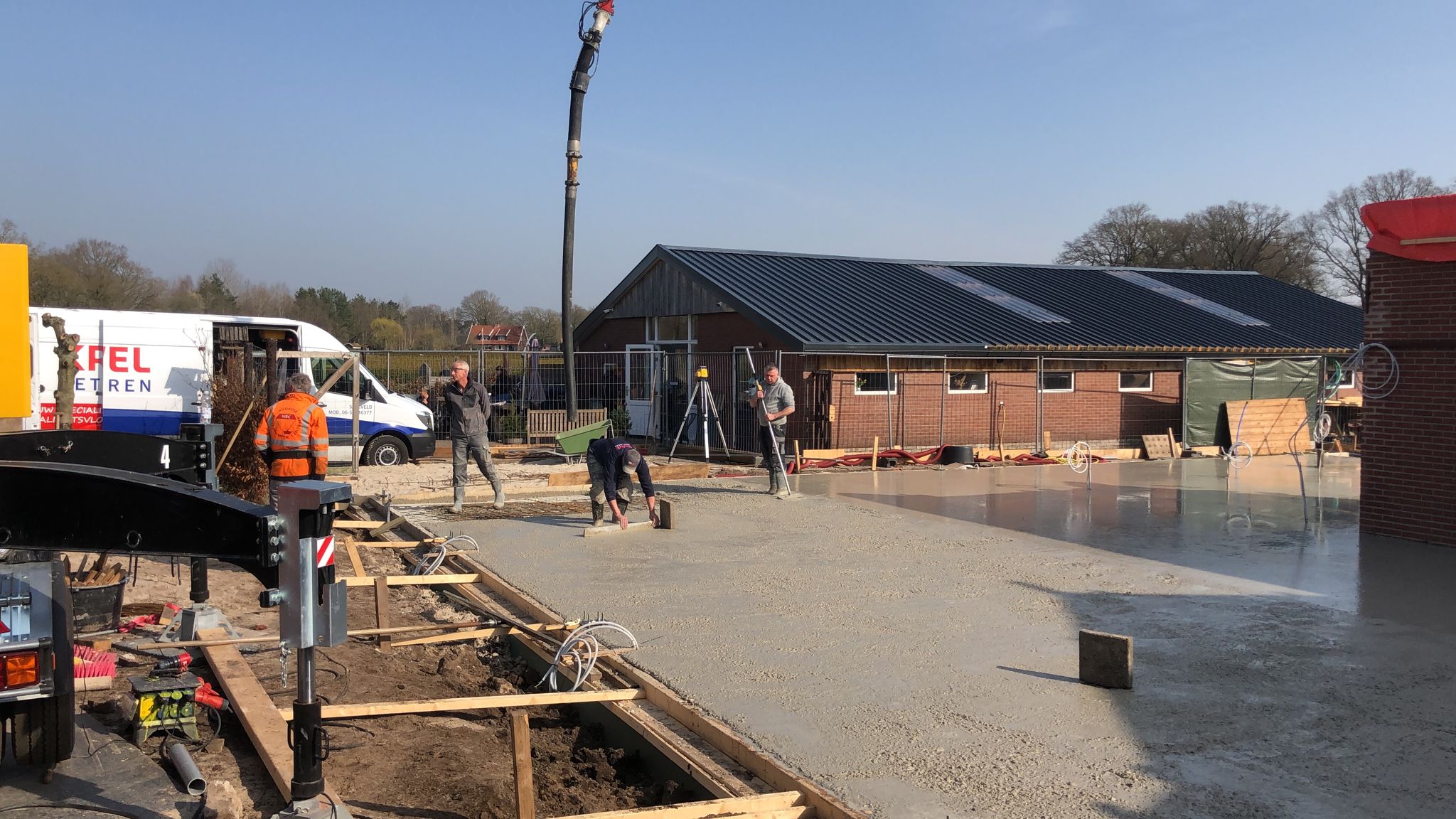 Restauratie hondenverblijf Weerselo foto